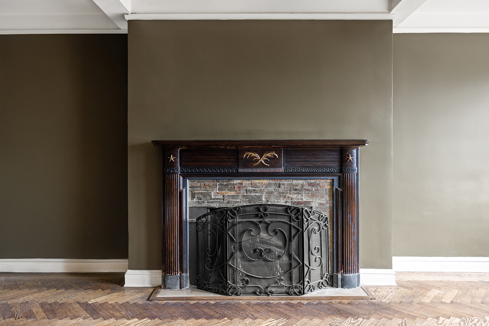 5 Riverside Drive, Unit 3B Manhattan, NY 10023 - Photo 4 of 14 a close view of a fireplace