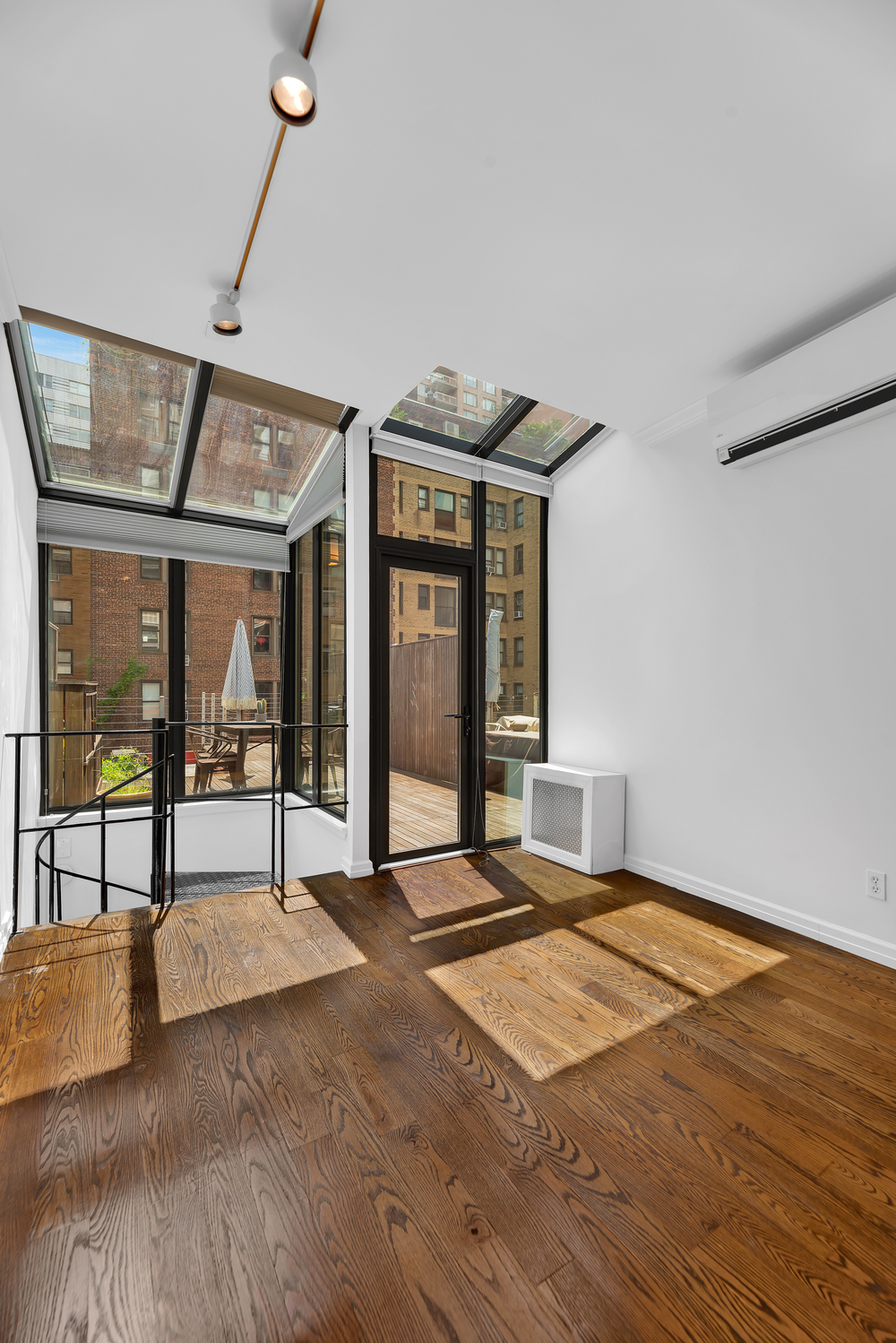 212 East 70th Street, Unit 4C Manhattan, NY 10021 - Photo 3 of 8