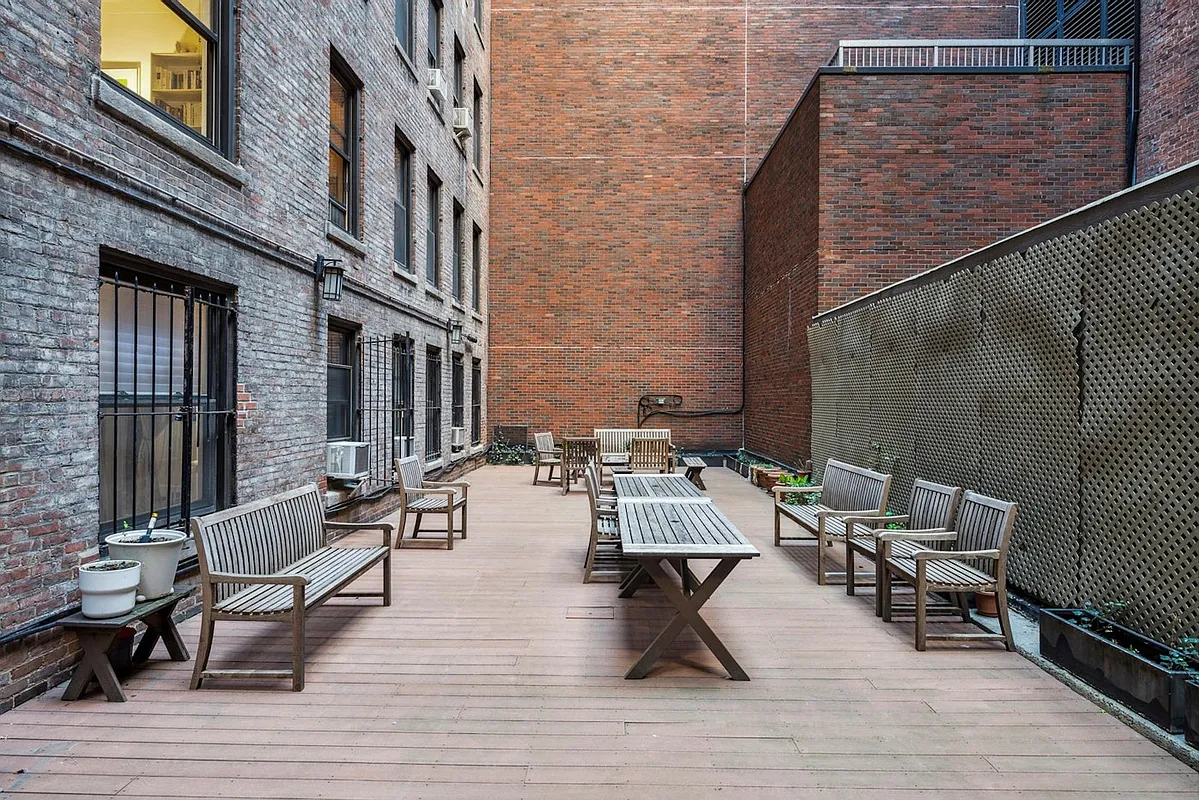 150 East 49th Street, Unit 9D Manhattan, NY 10017 - Photo 10 of 11 a view of outdoor seating space