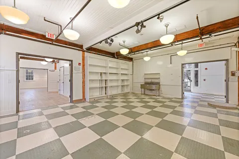 $19,000,000 | 136 Main Street, Amagansett, NY 11930
