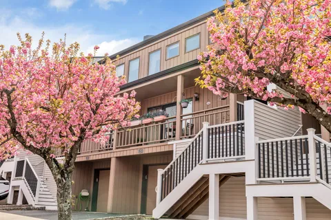 $590,000 | 1253 Stephanie Drive, North Caldwell, NJ 07006