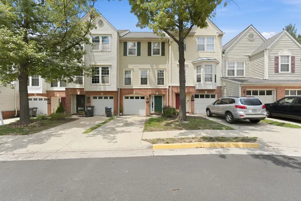 $490,000 | 3969 Cressida Place, Woodbridge, VA 22192