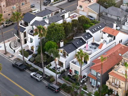 $4,498,000 | 207 21st Street, Huntington Beach, CA 92648