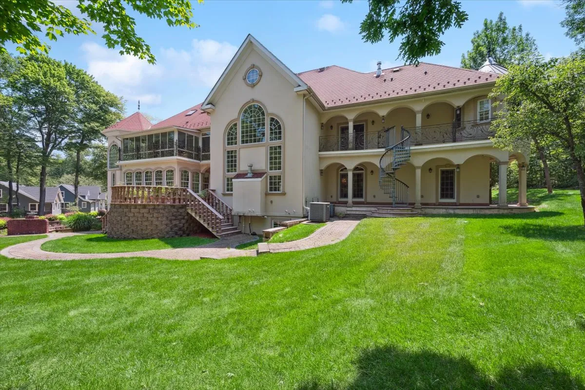 $3,945,000 | 115 Skyline Drive, Watchung, NJ 07069