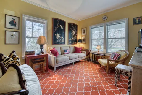 $3,000,000 | 19 Horseshoe Drive, East Hampton, NY 11937