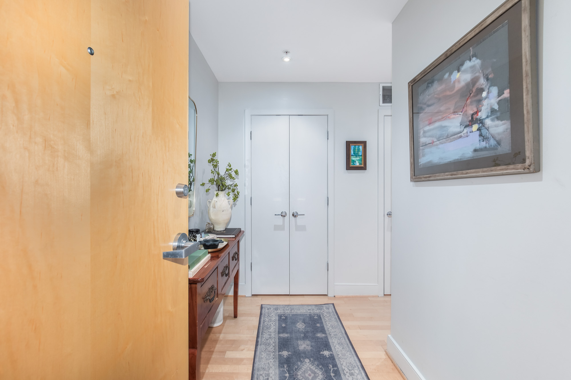 910 M Street Northwest, Unit 910 Washington, DC 20001 - Photo 2 of 34