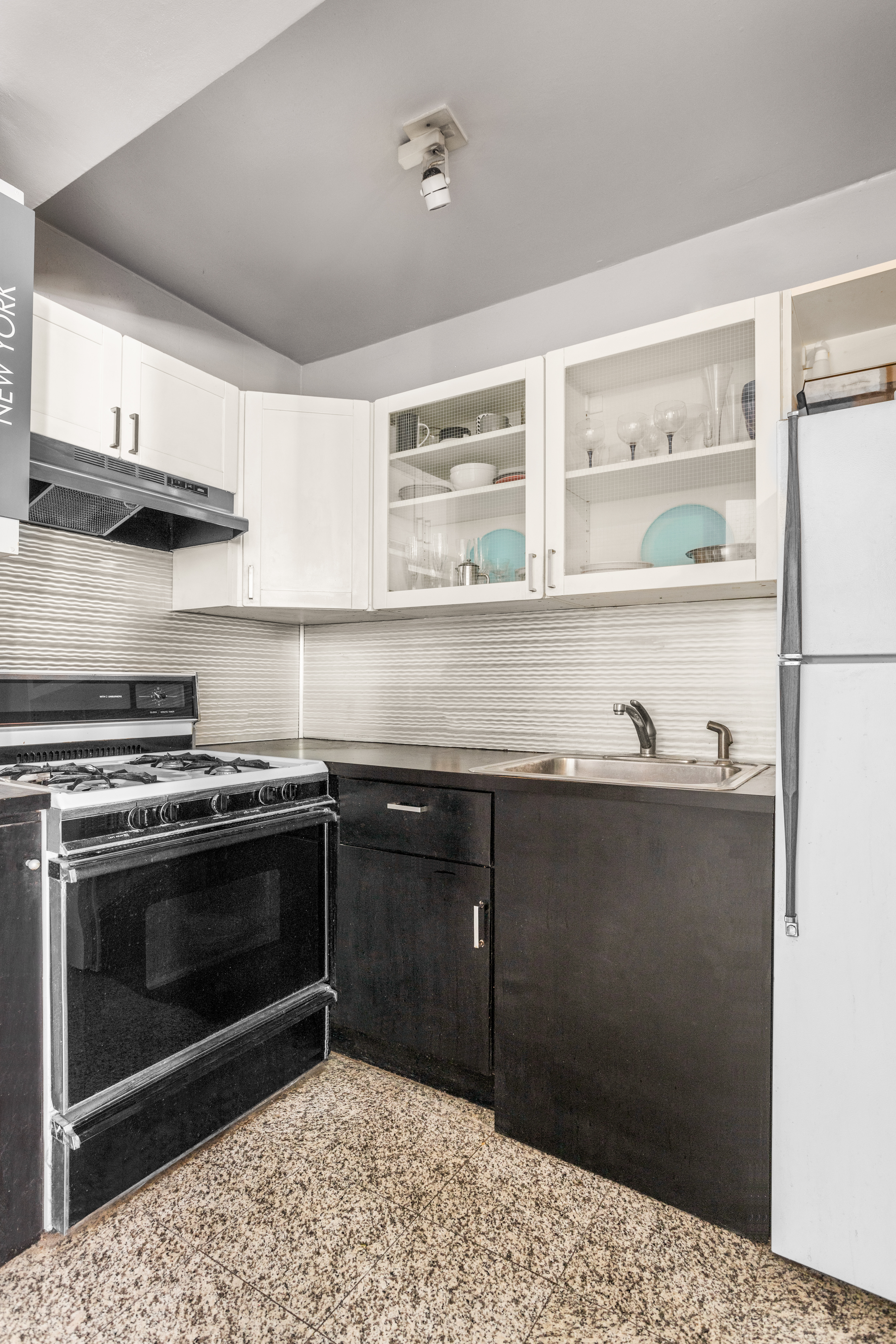 408 West 57th Street, Unit 2O Manhattan, NY 10019 - Photo 4 of 8