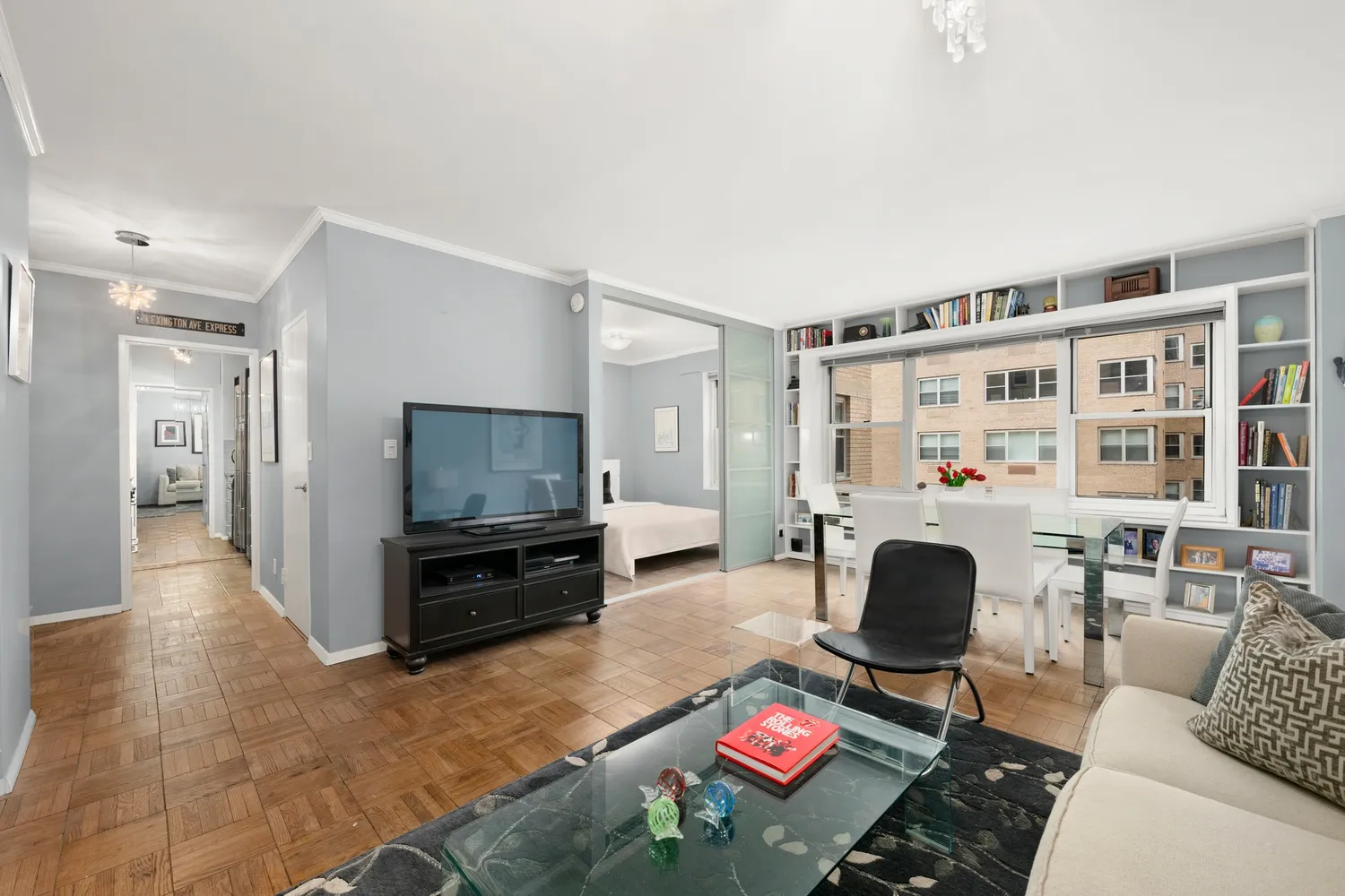 $825,000 | 20 East 9th Street, Unit 9R | Greenwich Village