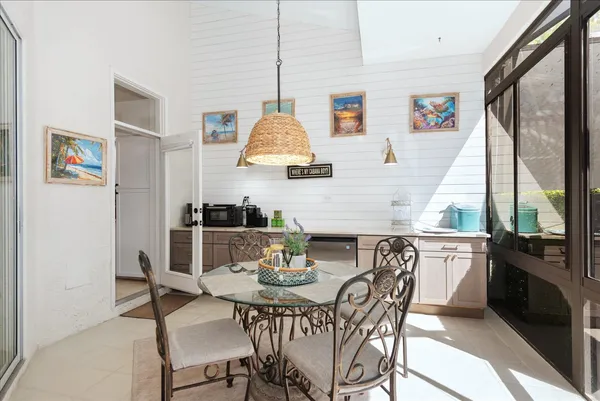 $1,695,000 | 4870 West Boulevard, Naples, FL 34103