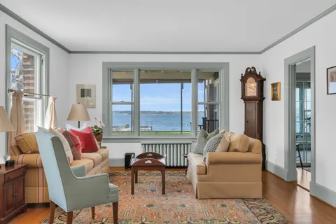 $3,000,000 | 4 Van Zandt Avenue, Newport, RI 02840