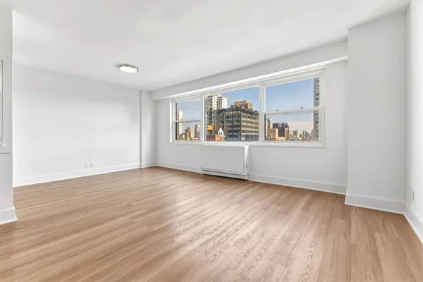 $1,075,000 | 400 East 54th Street, Unit 24E | Sutton Place