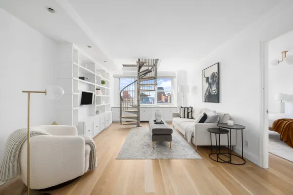 $1,695,000 | 360 West 22nd Street, Unit 15C-14C | Chelsea