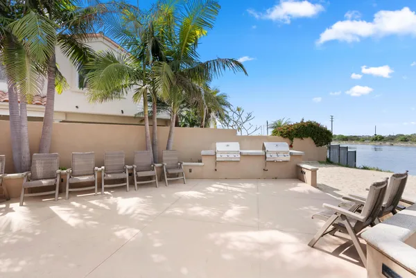 $2,499,000 | 332 Lugonia Street, Newport Beach, CA 92663