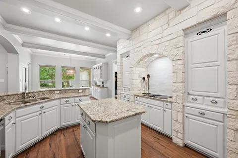 $850,000 | 806 Overlook Bend, Leander, TX 78641