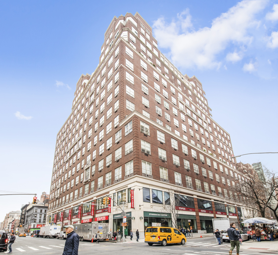 120 East 87th Street, Unit R14H Manhattan, NY 10128 - Photo 17 of 18 Gallery Image 17