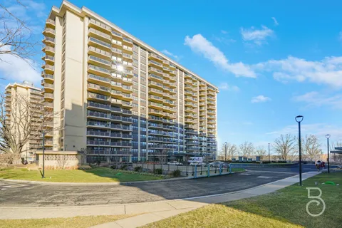 $469,000 | 18-05 215th Street, Unit 4F | Bay Terrace