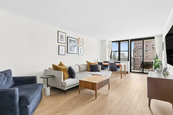 $1,495,000 | 201 East 17th Street, Unit 15C | Gramercy