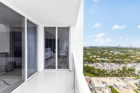 $785,000 | 1800 Sunset Harbour Drive, Unit 2409, Miami Beach, FL 33139