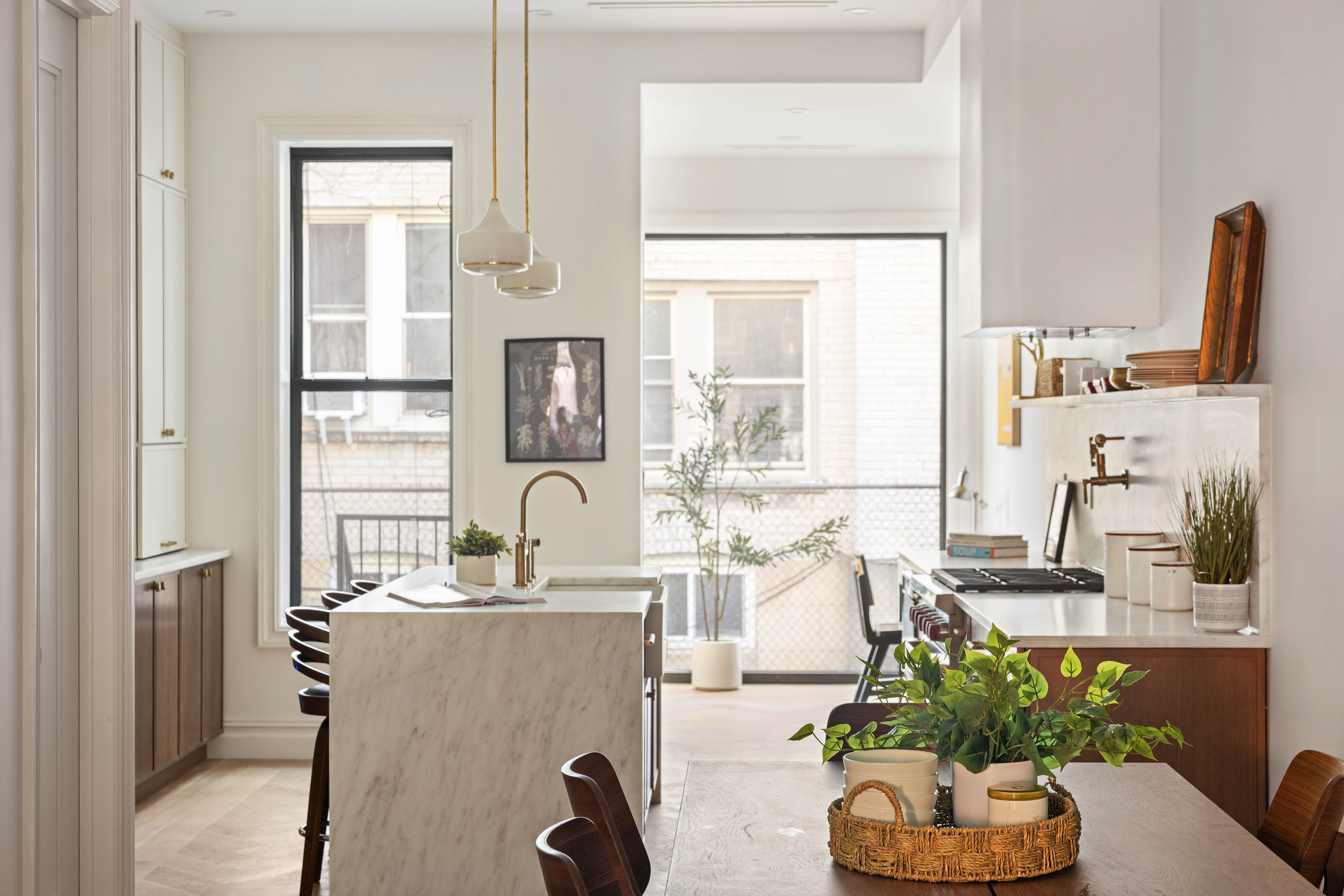 286 Dekalb Avenue Brooklyn, NY 11205 - Photo 4 of 17 a living room with furniture and a mirror