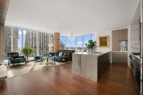 $3,495,000 | 1 West End Avenue, Unit 19J | Upper West Side