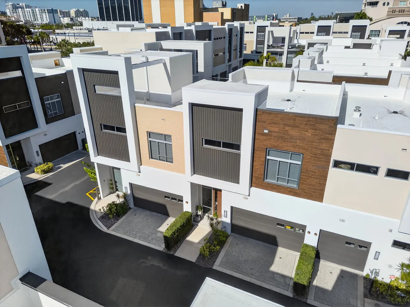 $965,000 | 234 Cosmopolitan Court, Sarasota, FL 34236