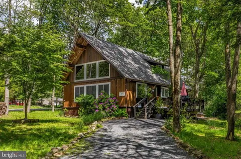 $359,000 | 214 Coach Road, Tobyhanna, PA 18466
