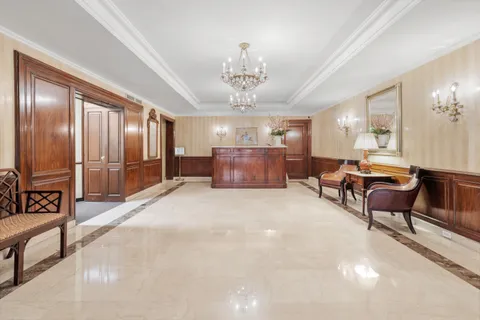 $1,395,000 | 110 East 57th Street, Unit 4FG | Midtown East
