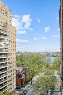 $1,895,000 | 520 East 86th Street, Unit 9B | Upper East Side