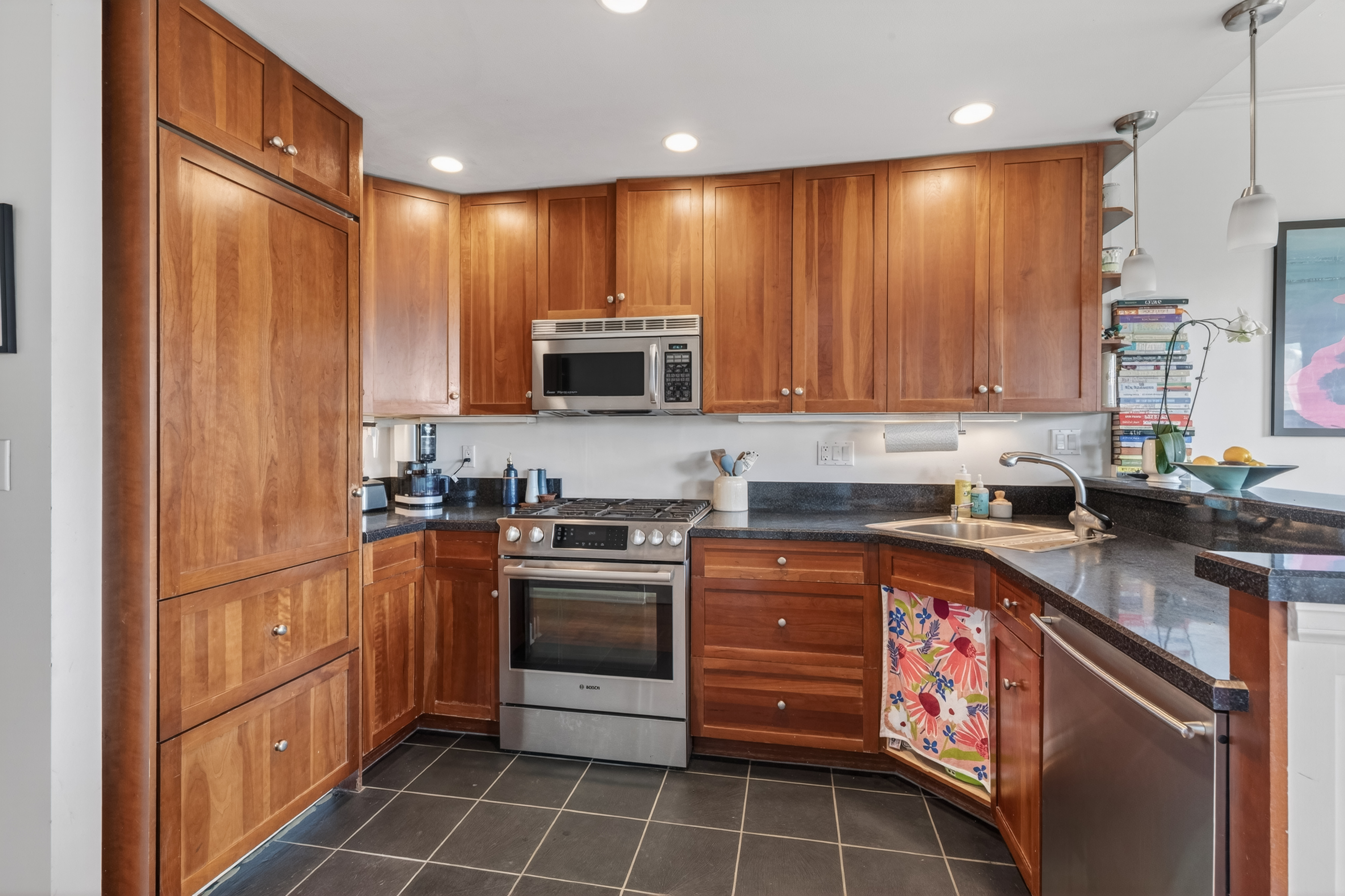 48 Beacon Street, Unit 9F Boston, MA 02108 - Photo 6 of 21