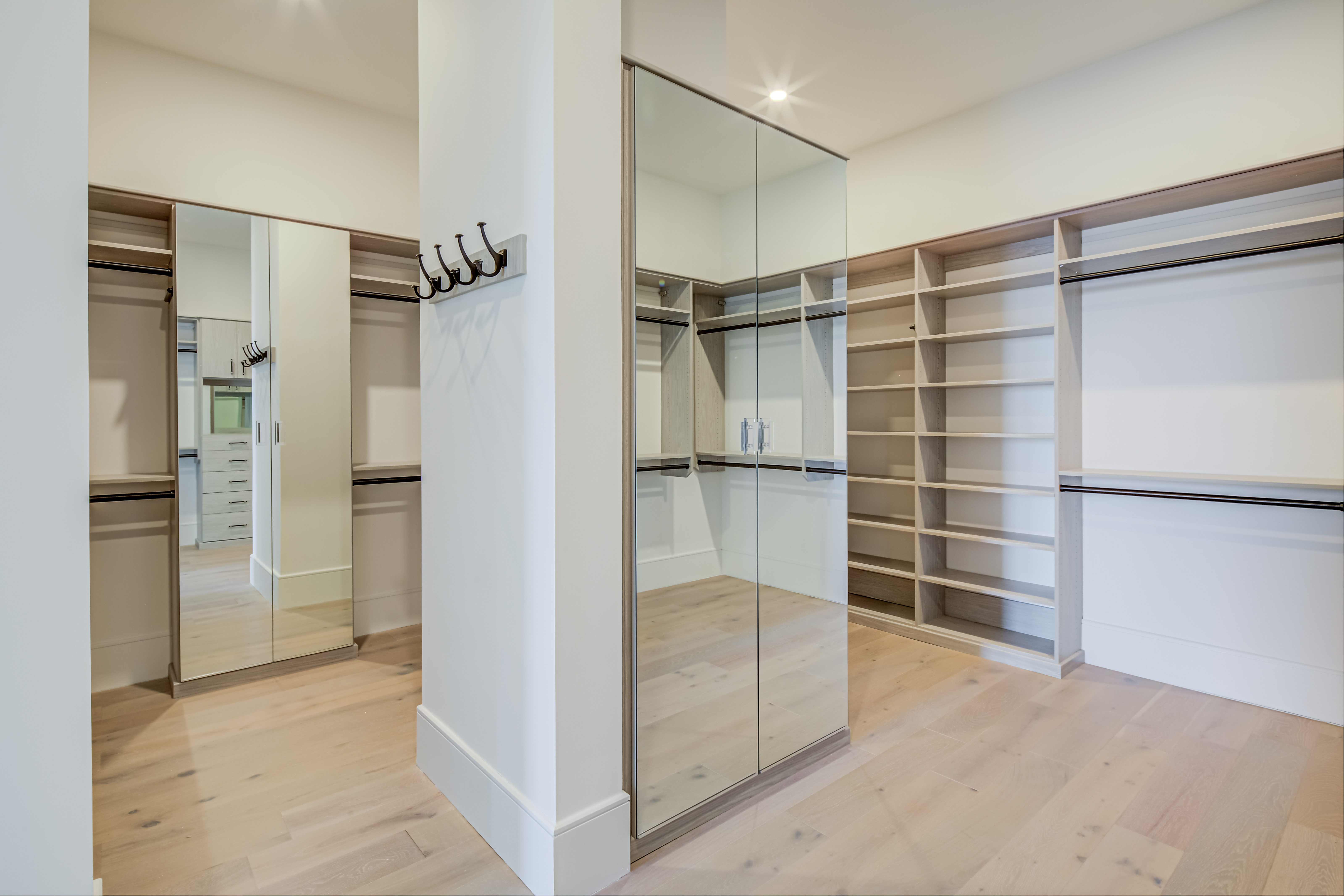 2425 Peachtree Road Northeast, Unit 1605 Atlanta, GA 30305 - Photo 19 of 31 Gallery Image 19