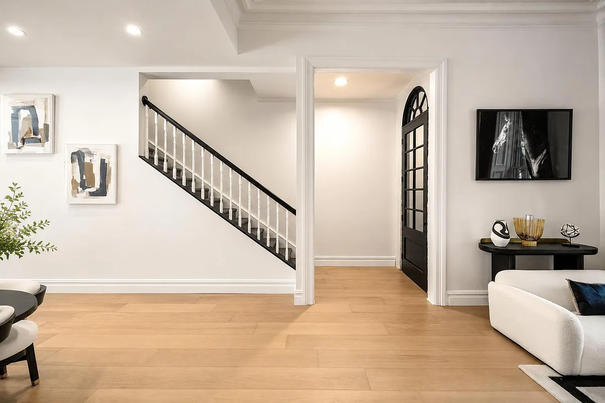 222 East 61st Street Manhattan, NY 10065 - Photo 10 of 28 Gallery Image 10