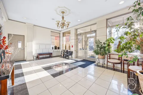 $695,000 | 25-25 Newtown Avenue, Unit 4B | Astoria