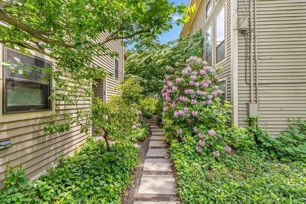 $5,400 | 18 Bay Street, Unit 4, Cambridge, MA 02139