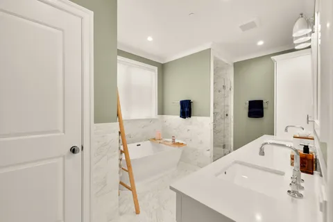 $4,100,000 | 5537 Hawthorne Place Northwest, Washington, DC 20016