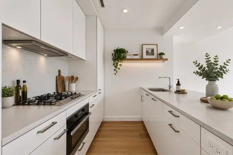 $699,000 | 301 East 61st Street, Unit 6C | Lenox Hill