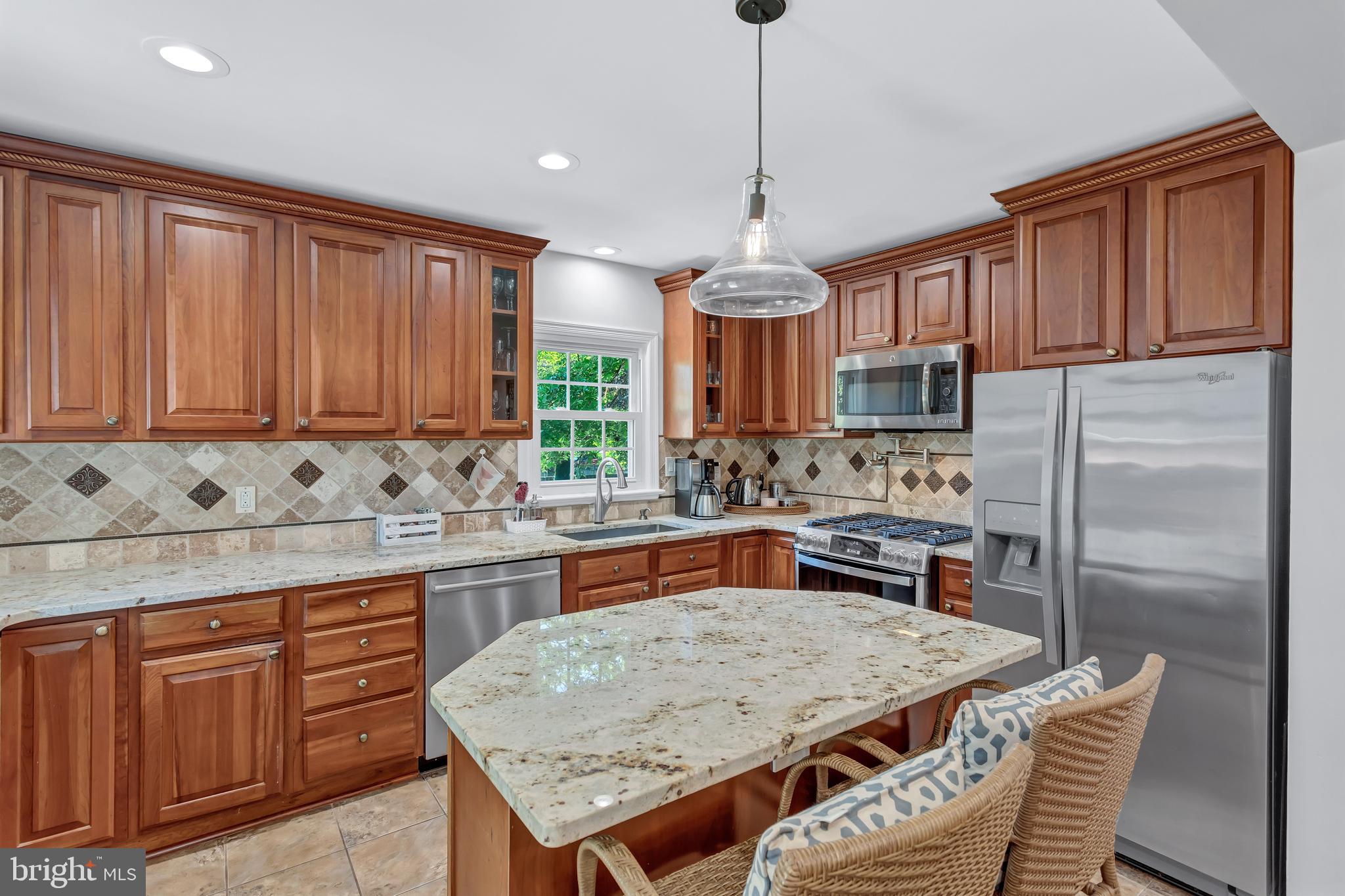 3227 Annandale Road Falls Church, VA 22042 - Photo 11 of 42
