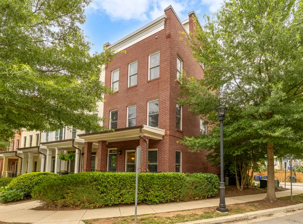 $959,000 | 2901 Chancellor's Way Northeast, Washington, DC 20017