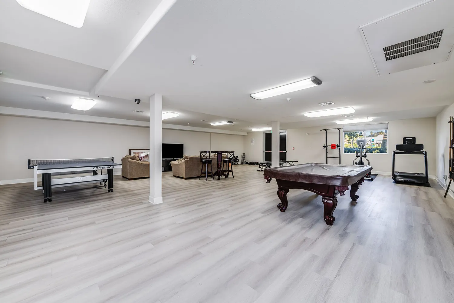 $849,000 | 10878 Bloomfield Street, Unit 211, Toluca Lake, CA 91602