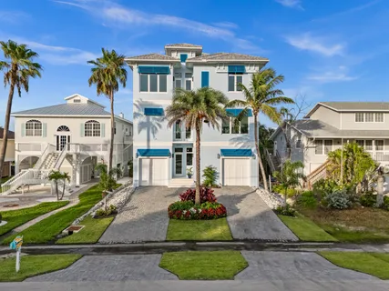 $3,995,500 | 26659 Hickory Boulevard, Bonita Springs, FL 34134