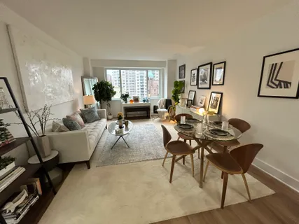 $875,000 | 400 East 54th Street, Unit 22D | Sutton Place