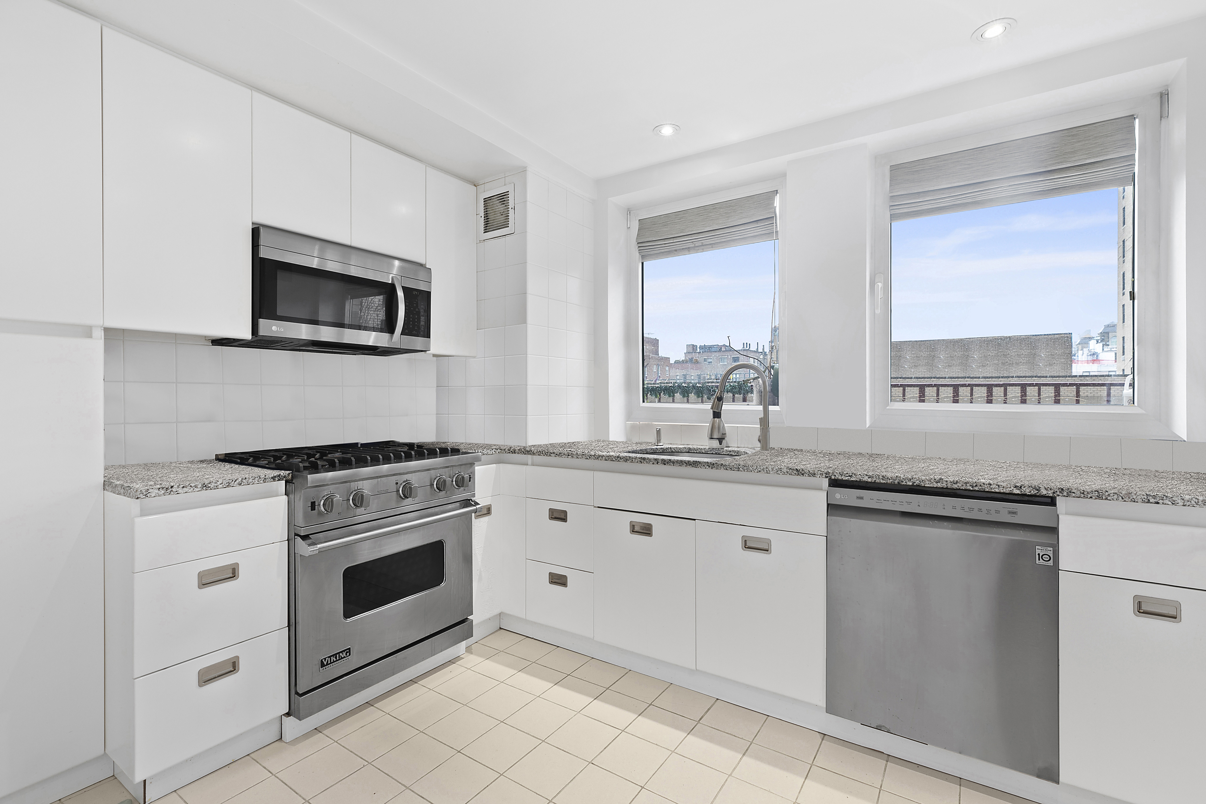 40 East 61st Street, Unit 13AB Manhattan, NY 10065 - Photo 9 of 16