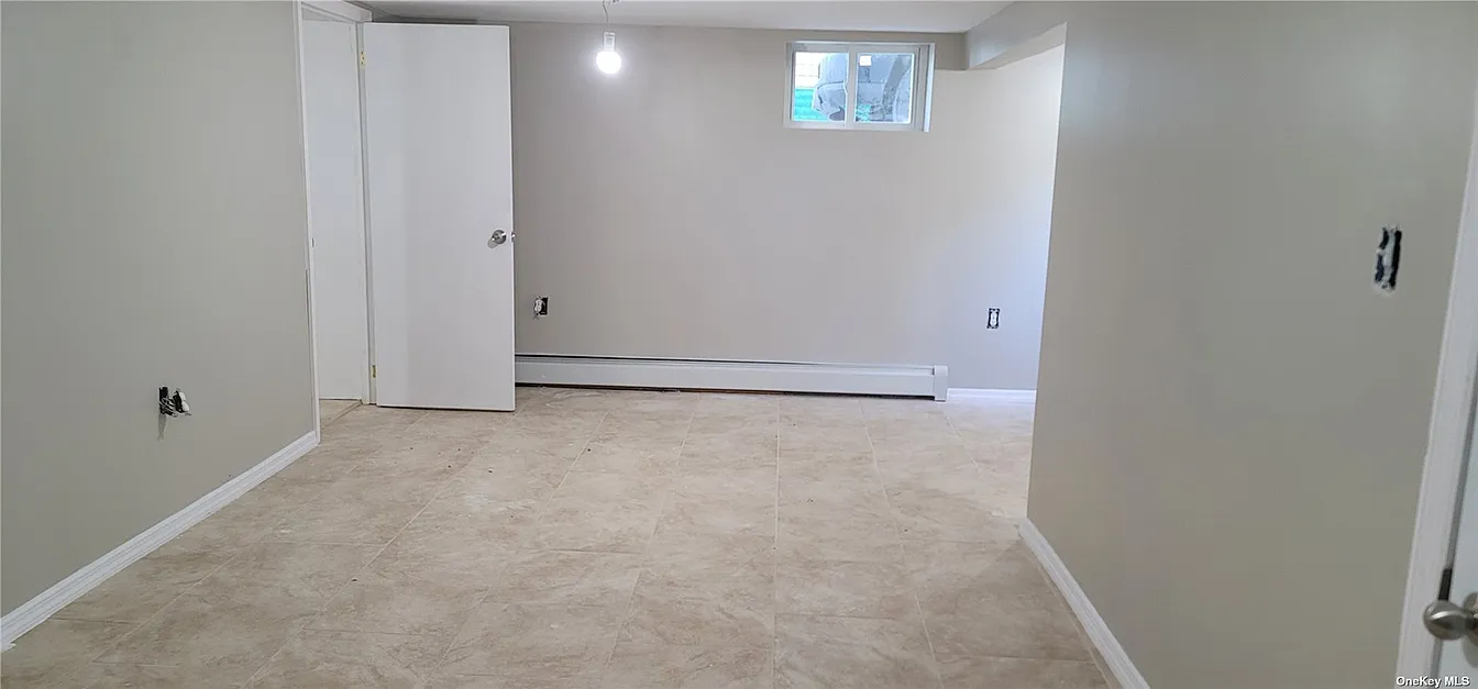 193-42 Williamson Avenue Queens, NY 11413 - Photo 24 of 28