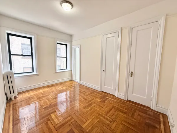 $2,150 | 20 Seaman Avenue, Unit 1B | Inwood
