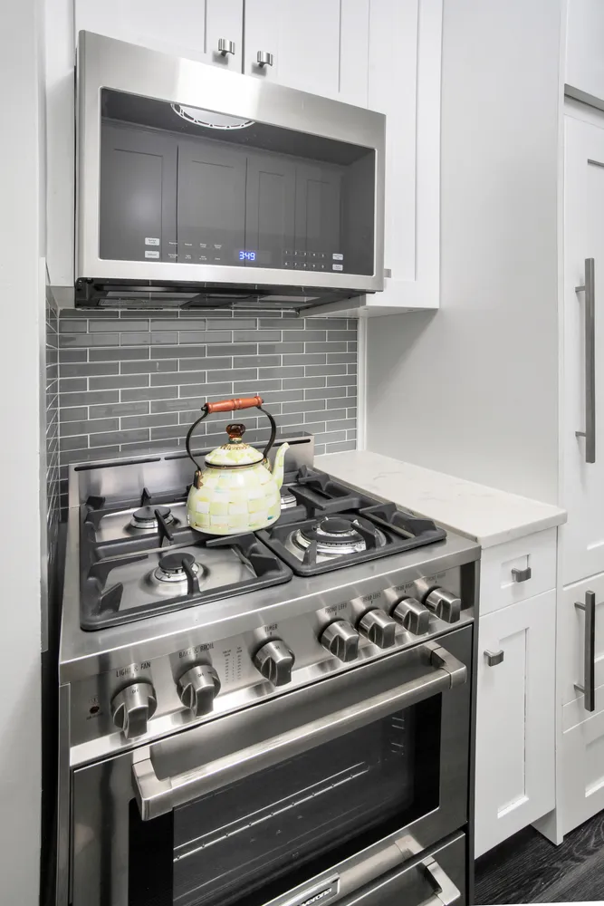 $849,000 | 44 West 62nd Street, Unit 2F | Upper West Side