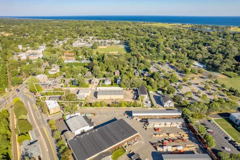 $24,750,000 | 3 Railroad Avenue, East Hampton, NY 11937