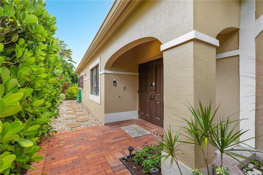 22668 Caravelle Circle Boca Raton, FL 33433 - Photo 4 of 50