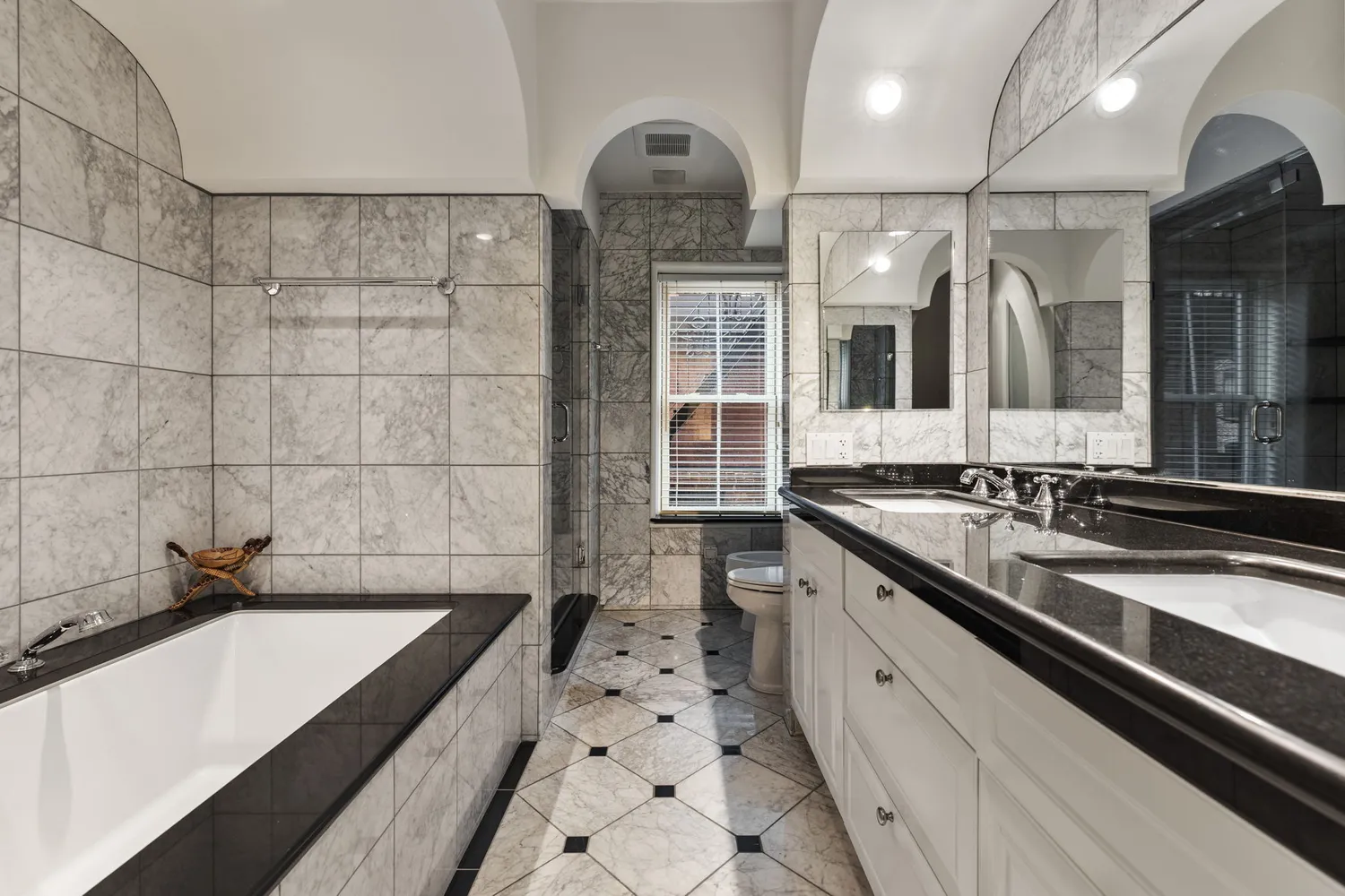 $2,650,000 | 22 Worcester Square, Unit 1, Boston, MA 02118