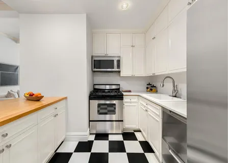 $1,295,000 | 3 Hanover Square, Unit 17C | Financial District