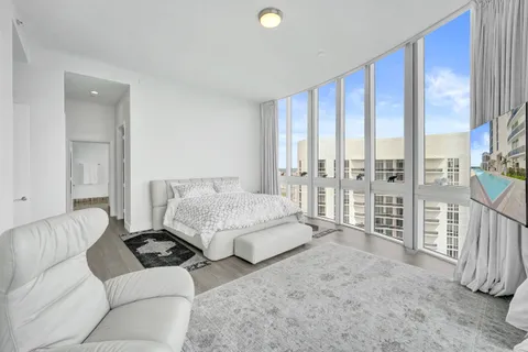 $3,149,000 | 15901 Collins Avenue, Unit 4301, Sunny Isles Beach, FL 33160