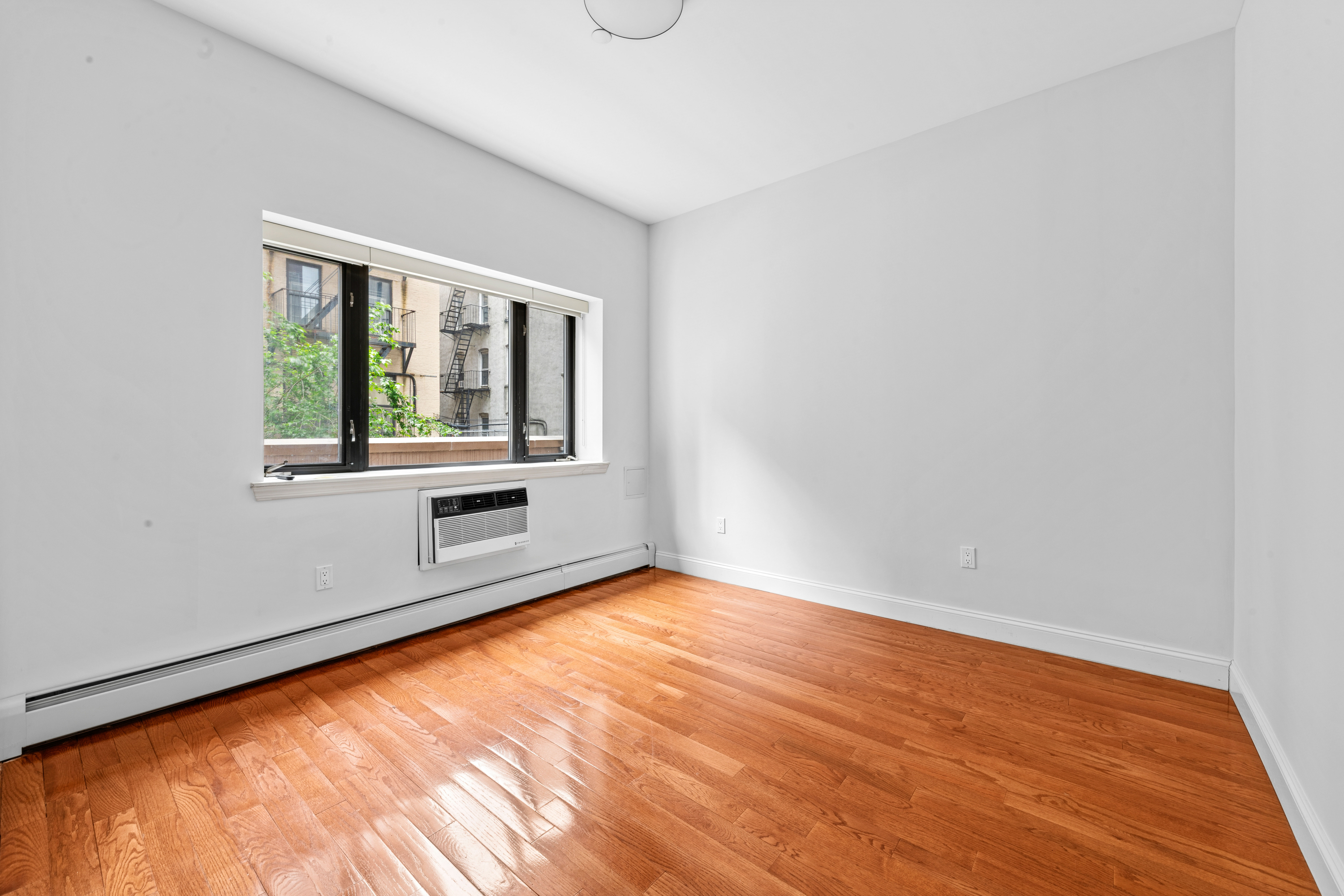 456 West 167th Street, Unit 1C Manhattan, NY 10032 - Photo 5 of 10